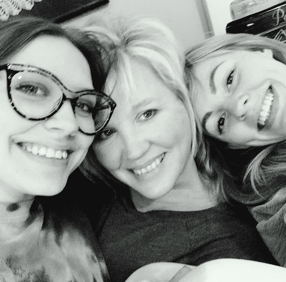 Meet your Posher, Julie - Picture 1 of 1